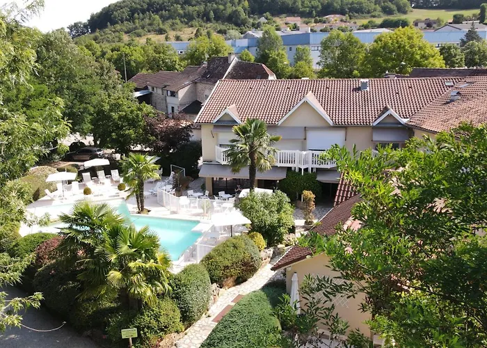 Logis Hotel - Restaurant - Spa - Le Relais De Farrou