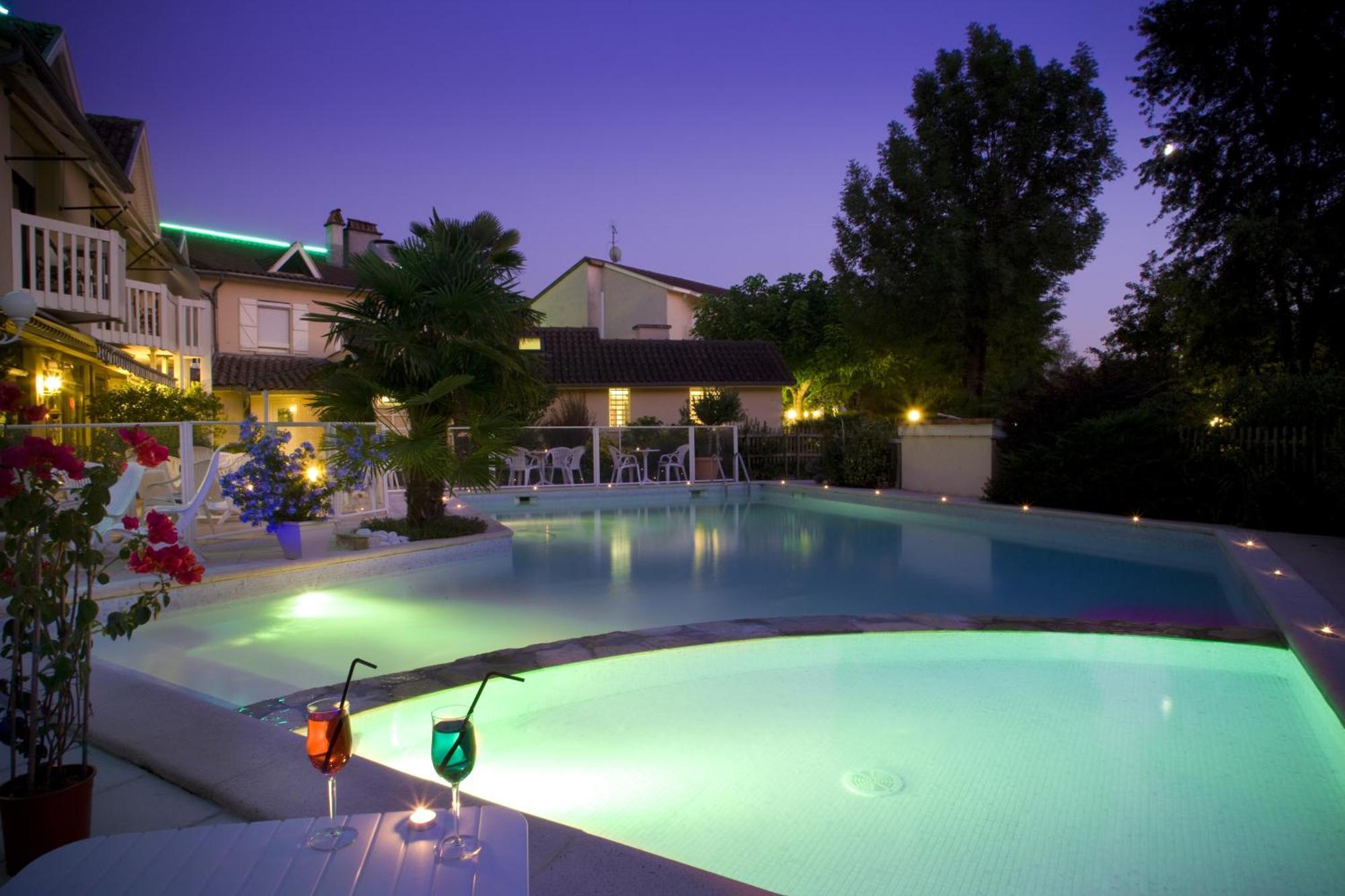 Logis - Restaurant - - Le Relais De Farrou