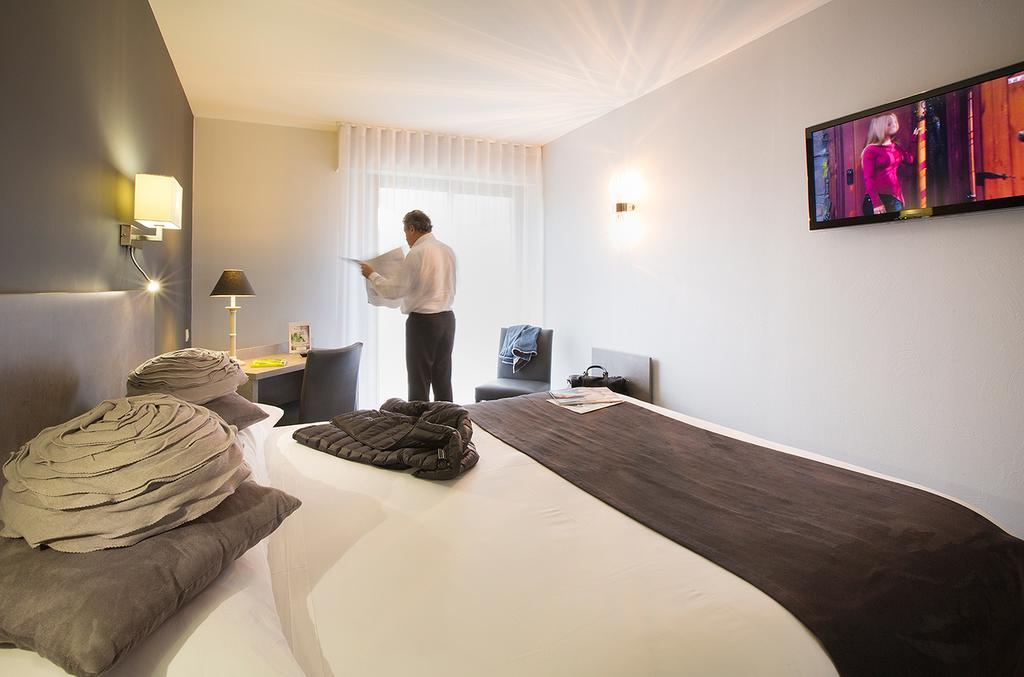 Logis - Restaurant - - Le Relais De Farrou 4* Villefranche-de-Rouergue