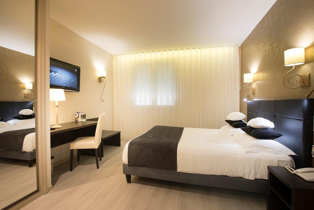 Logis - Restaurant - - Le Relais De Farrou Villefranche-de-Rouergue